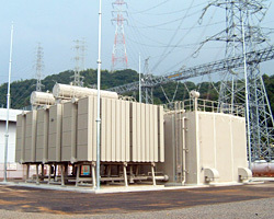 大型変圧器据付姿