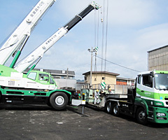 プレス機荷卸作業